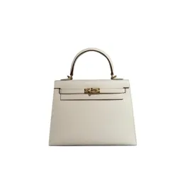 Beige Élégance